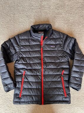 Patagonia Kids size L/12 Navy Blue Down Jacket with Red Zippers
